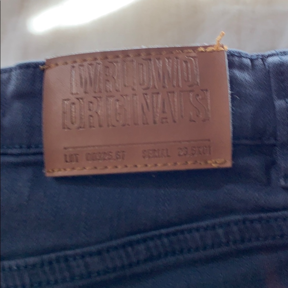 Clothes - Picture 4 of 4
